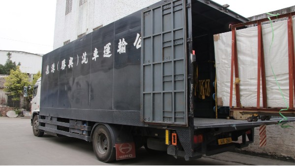 佛山哪個(gè)門窗廠家做工程門窗做得好？-樓上樓門窗